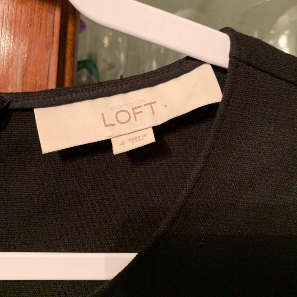 Ann‎ Taylor loft rayon blend dress with pockets. Worn3x - Picture 2 of 4